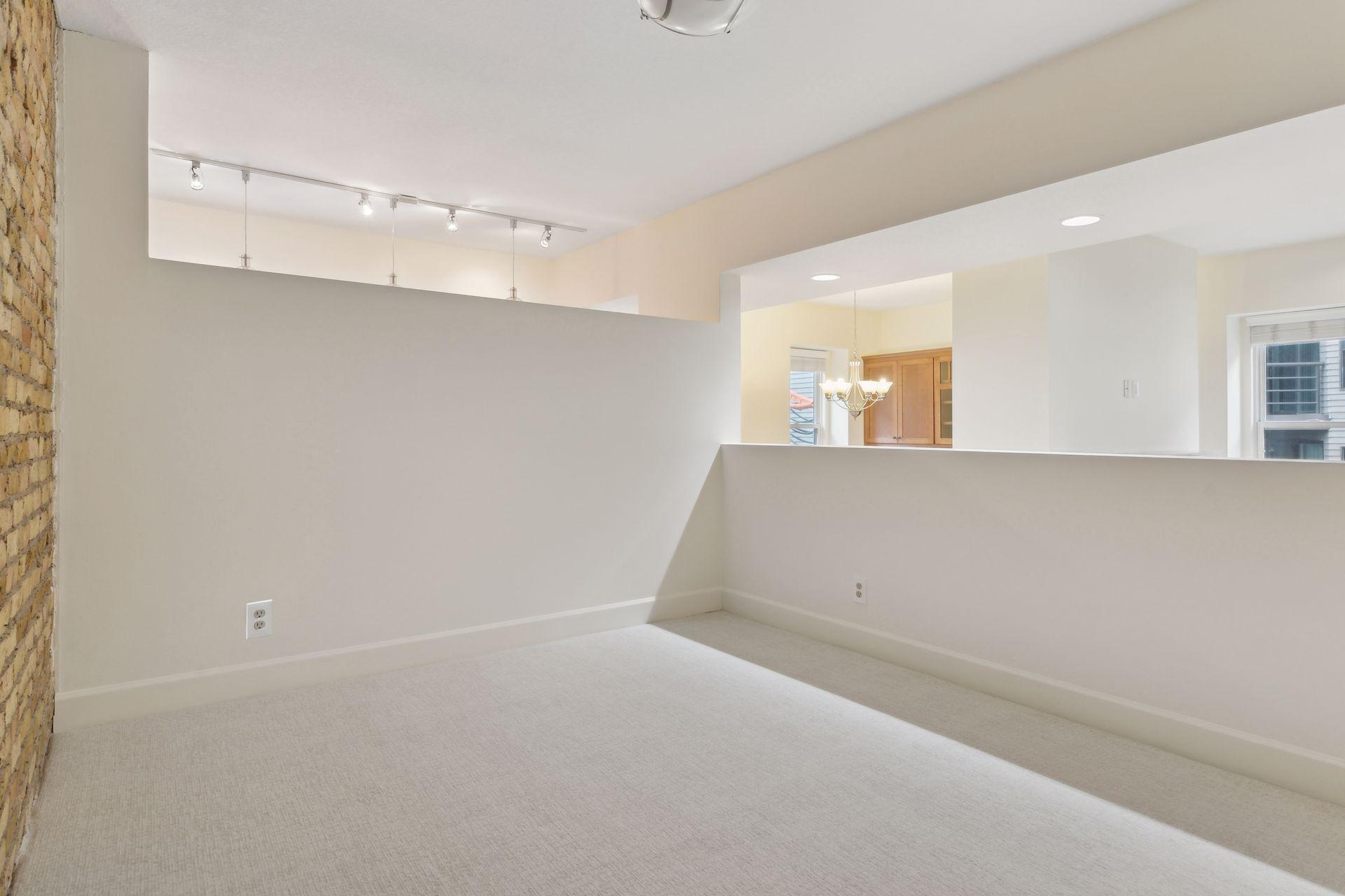 165 Western Avenue N Unit: 209