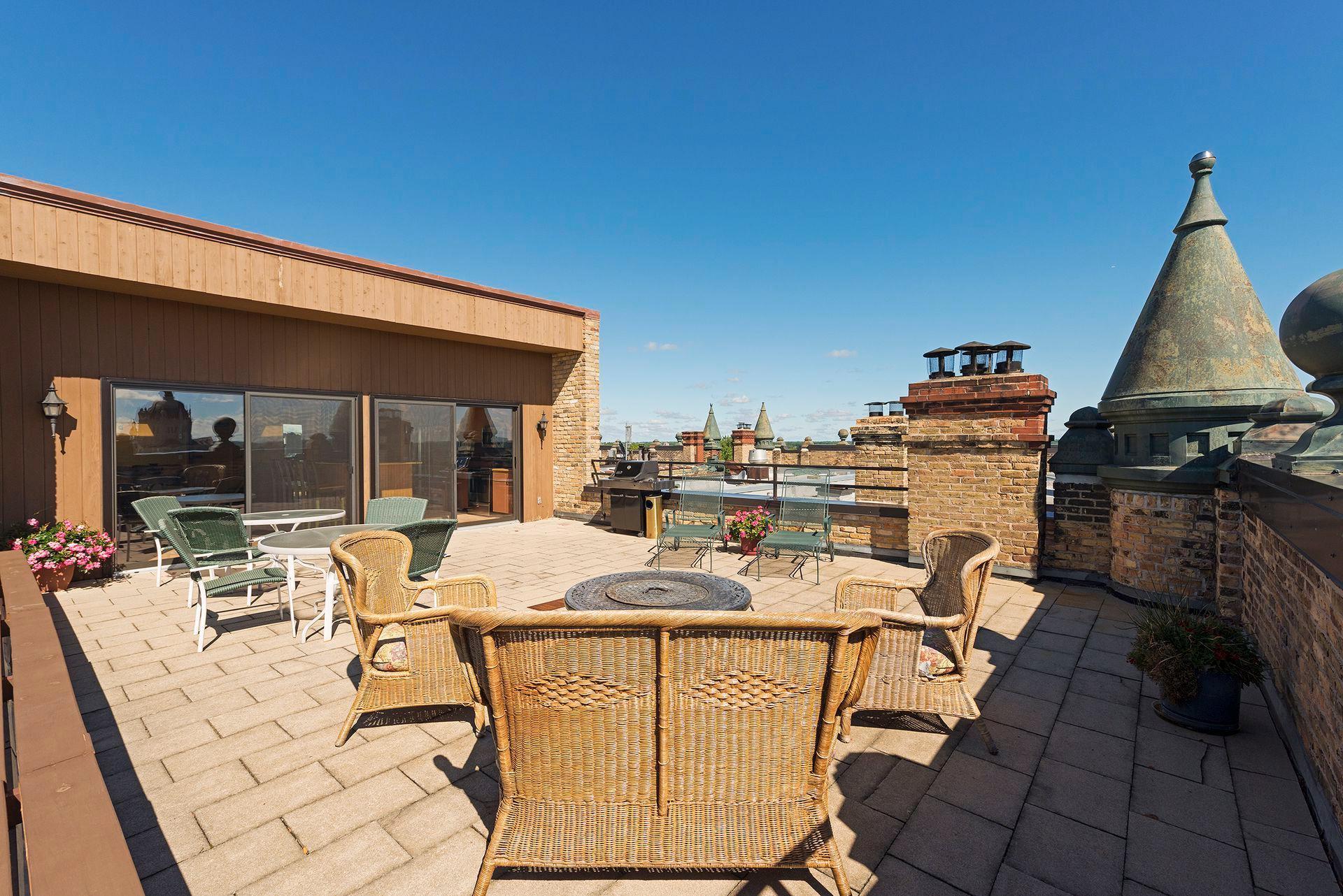 165 Western Avenue N Unit: 209