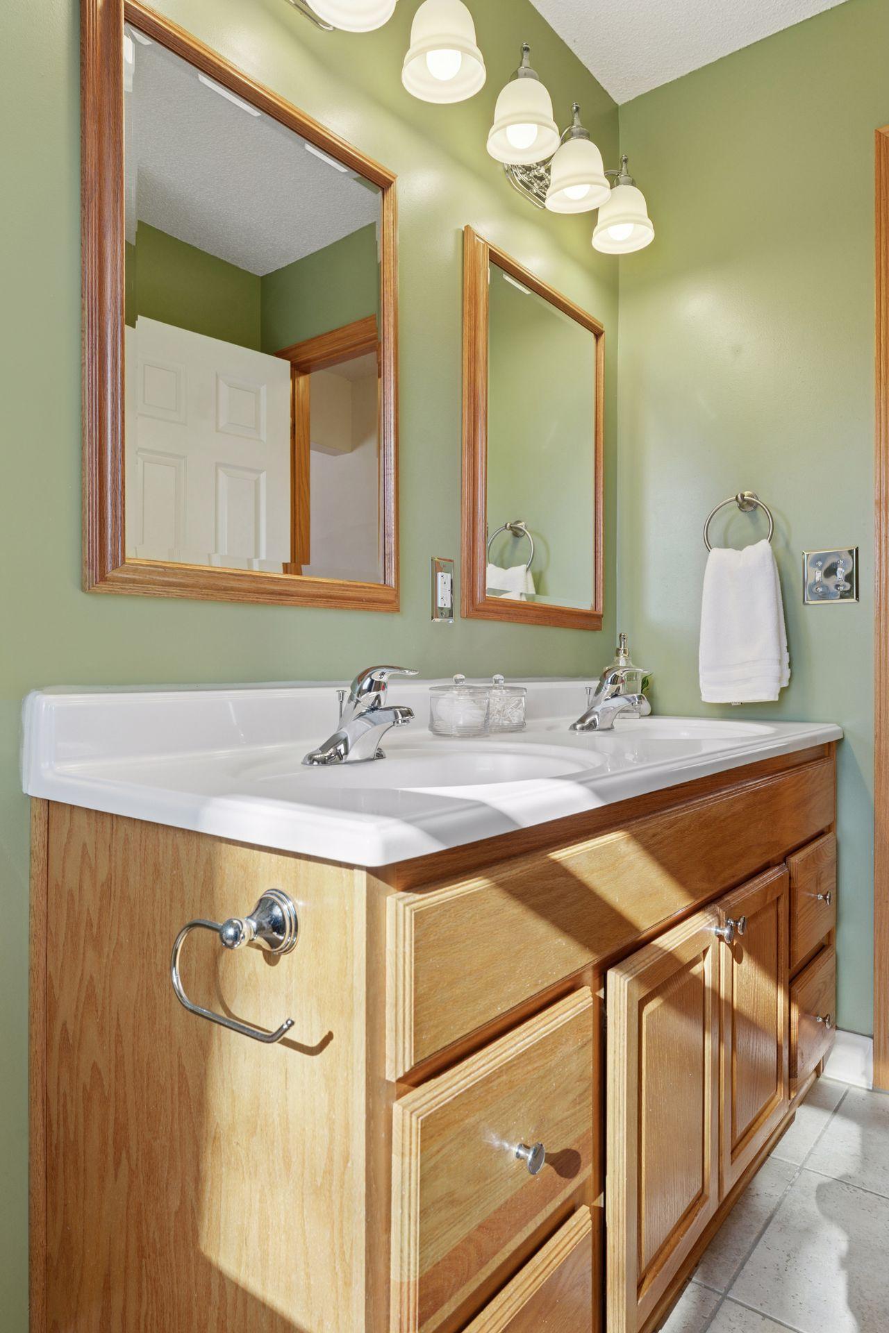 4386 Dakota Street SE