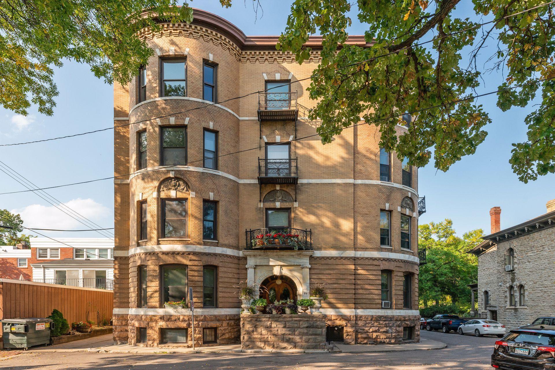 11 Summit Court Unit: 16