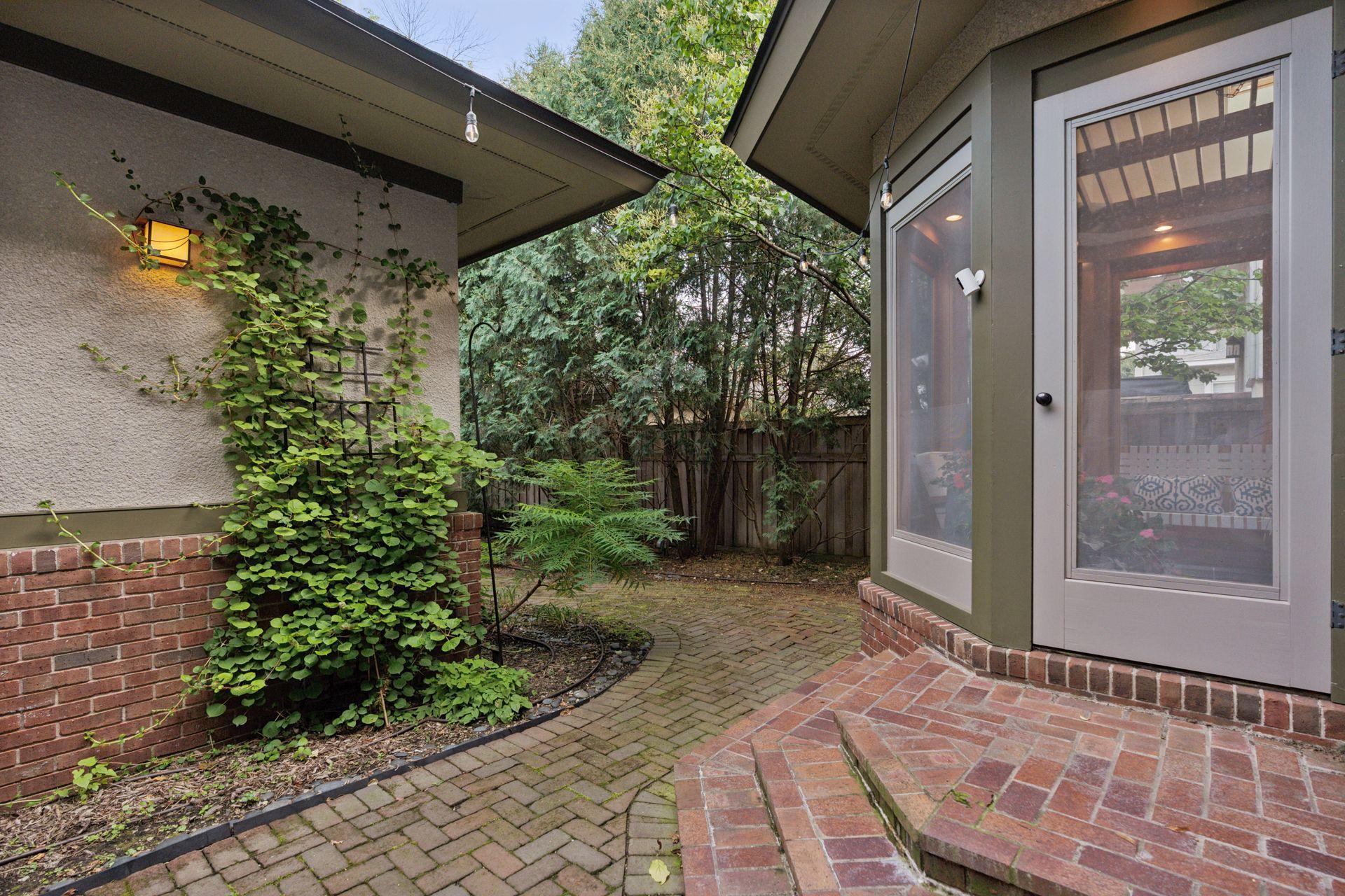 2305 Newton Avenue S