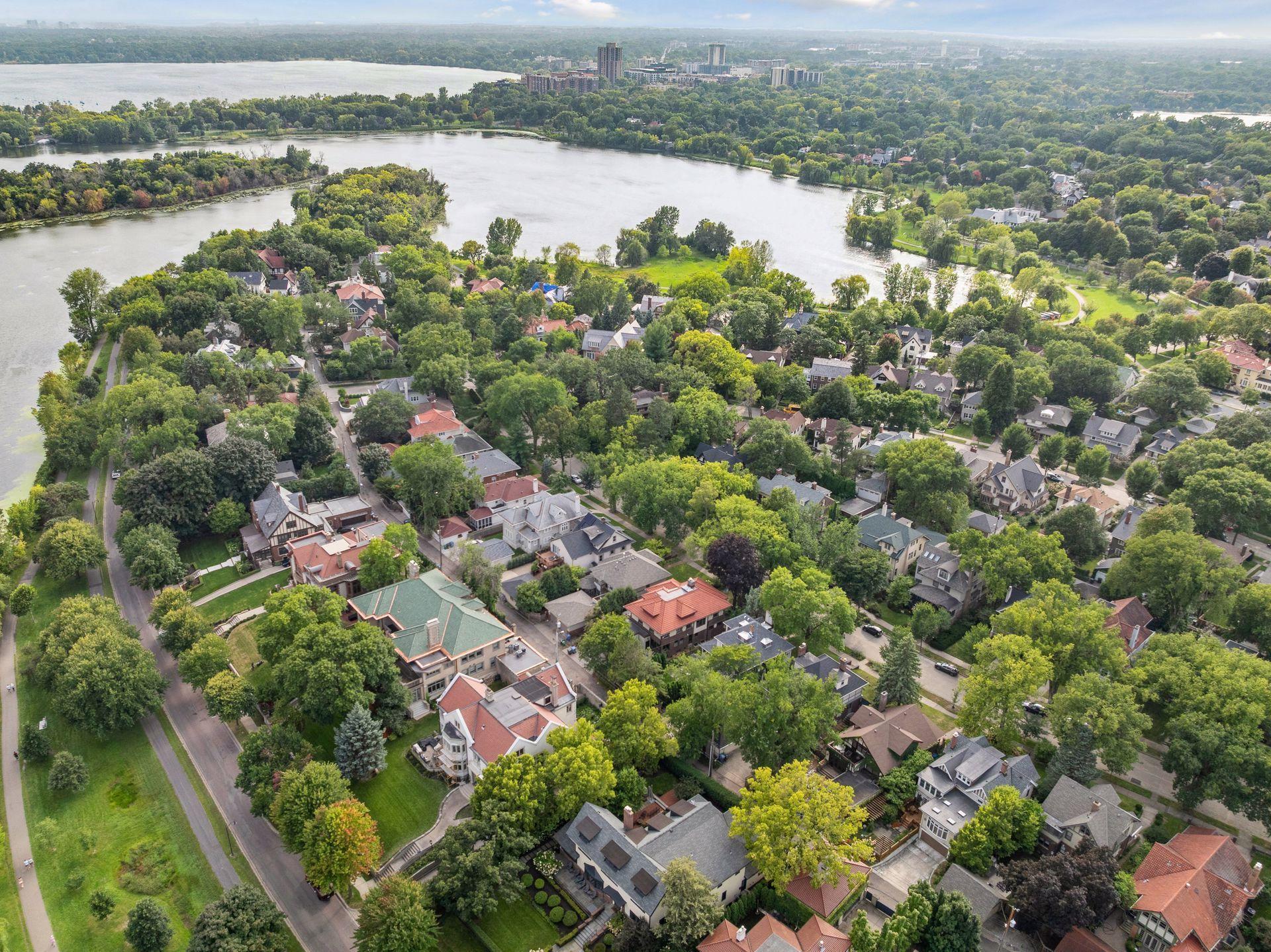 2305 Newton Avenue S