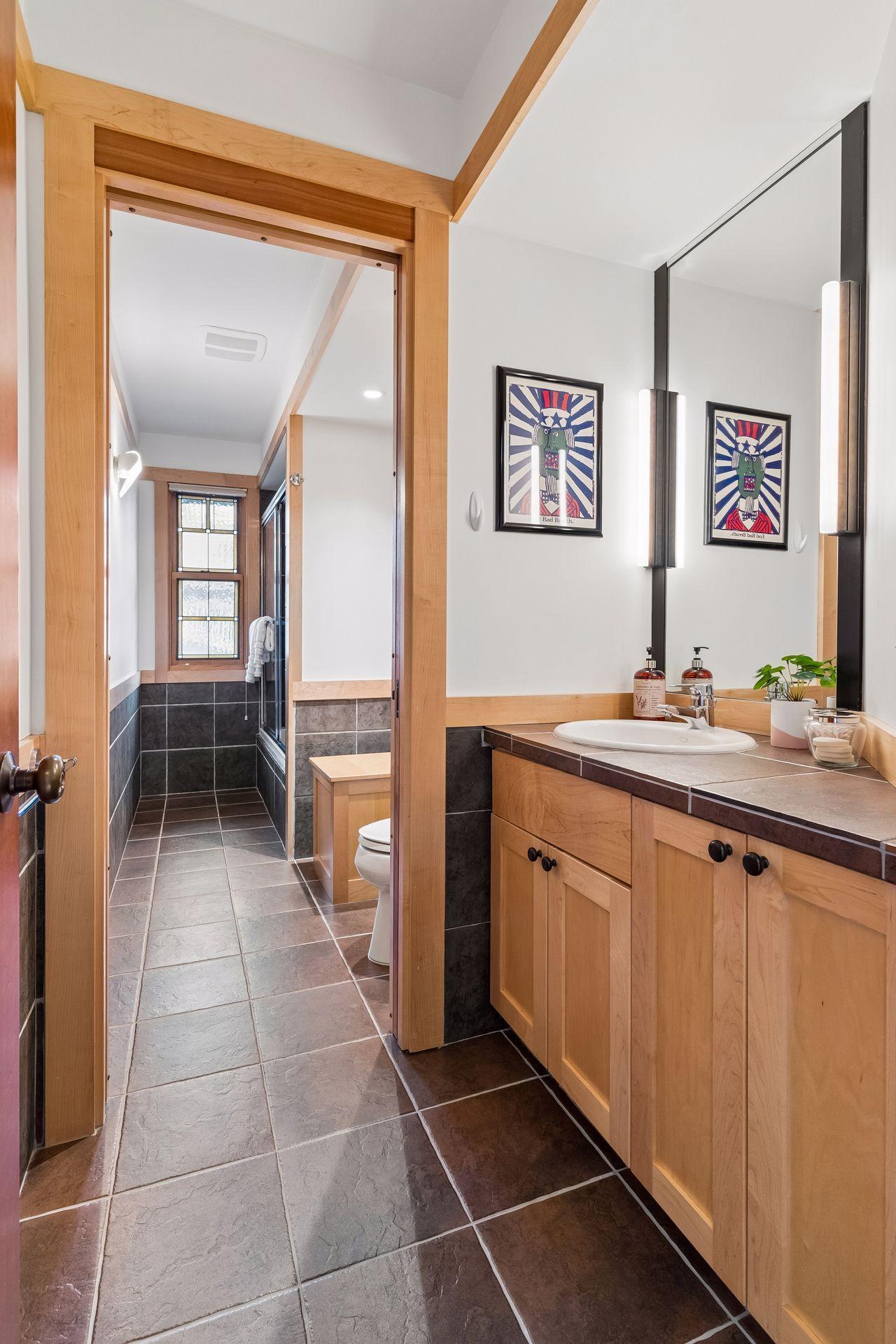 2305 Newton Avenue S