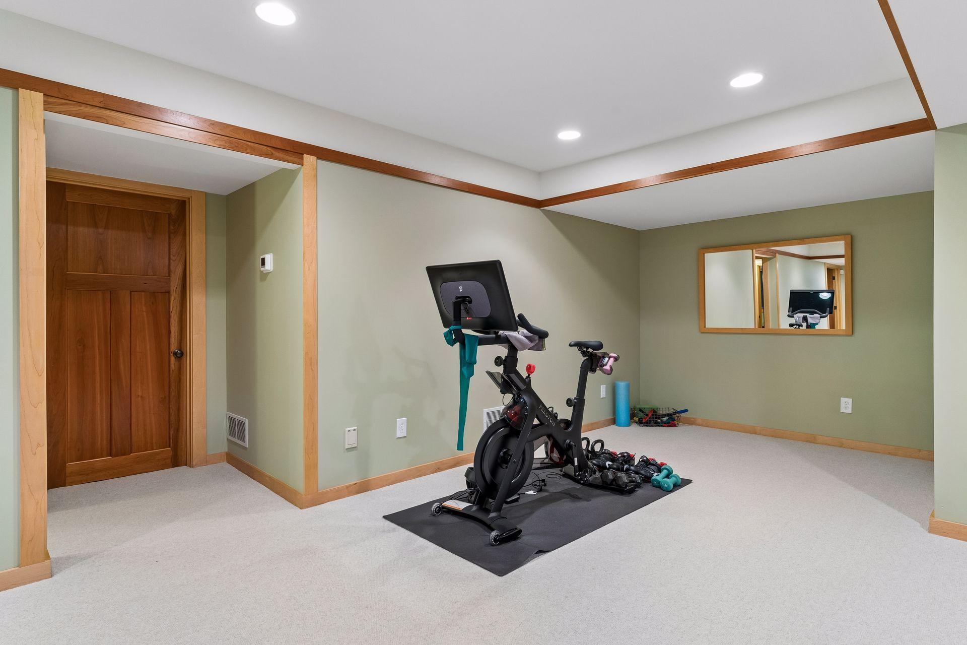 2305 Newton Avenue S