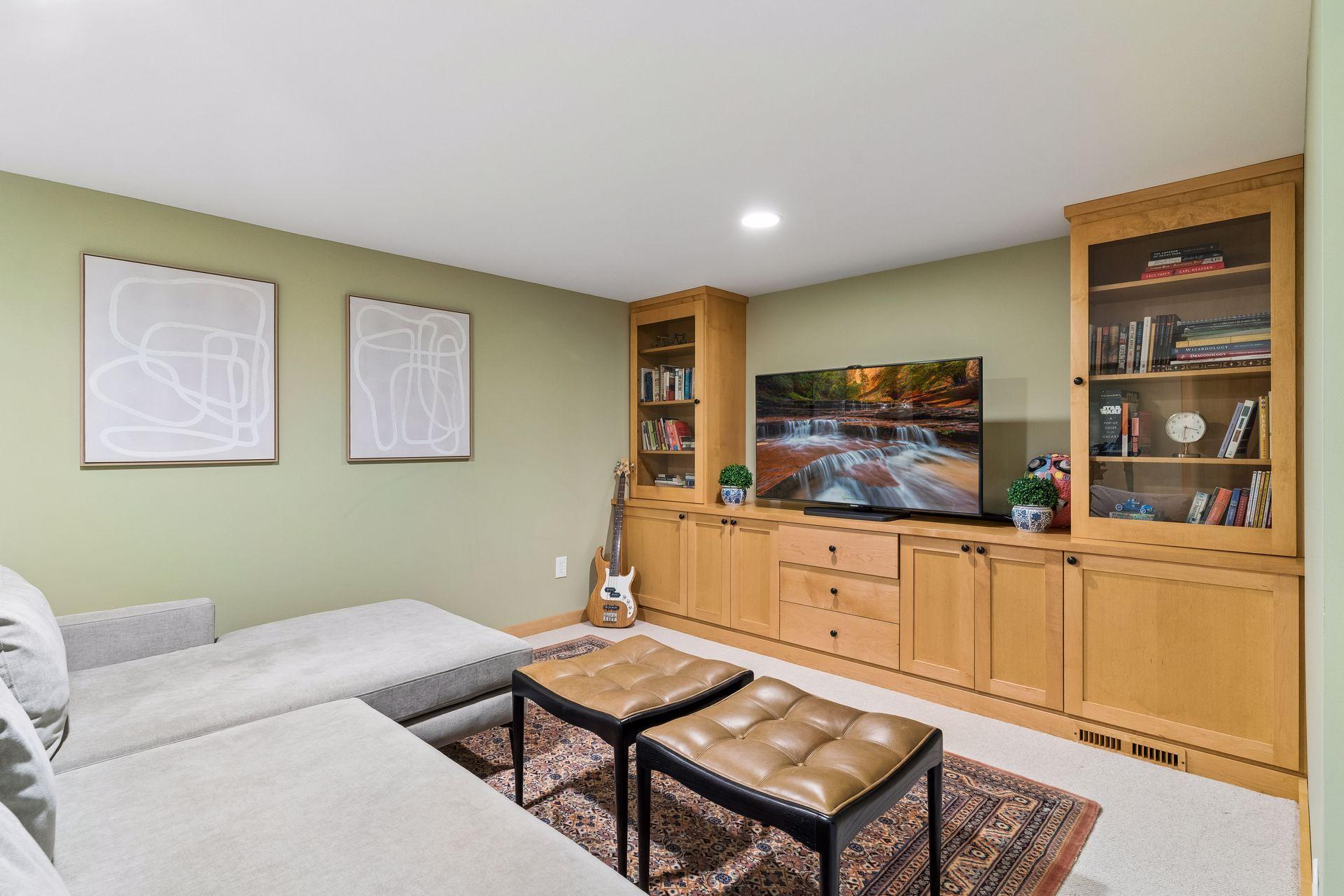 2305 Newton Avenue S