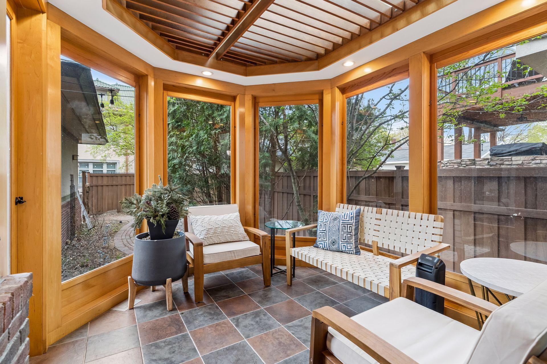 2305 Newton Avenue S