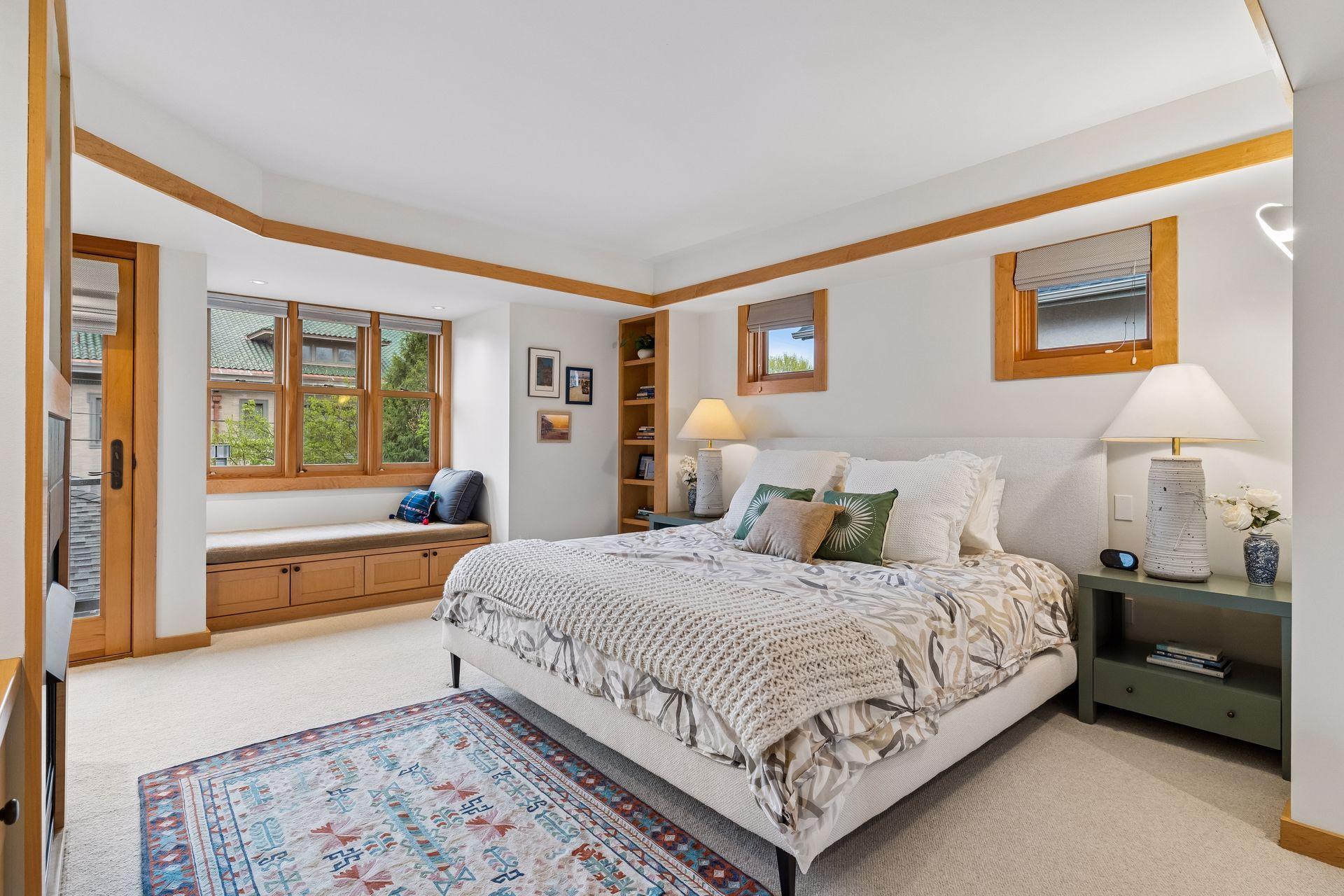 2305 Newton Avenue S