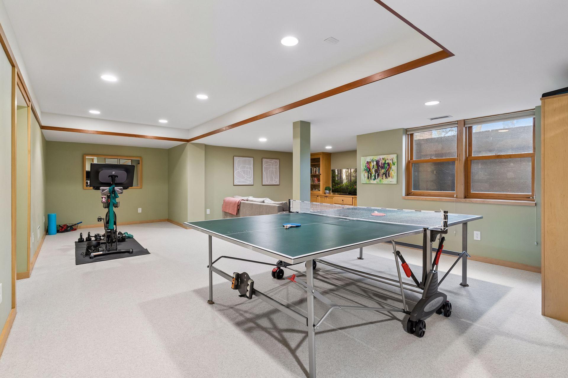 2305 Newton Avenue S