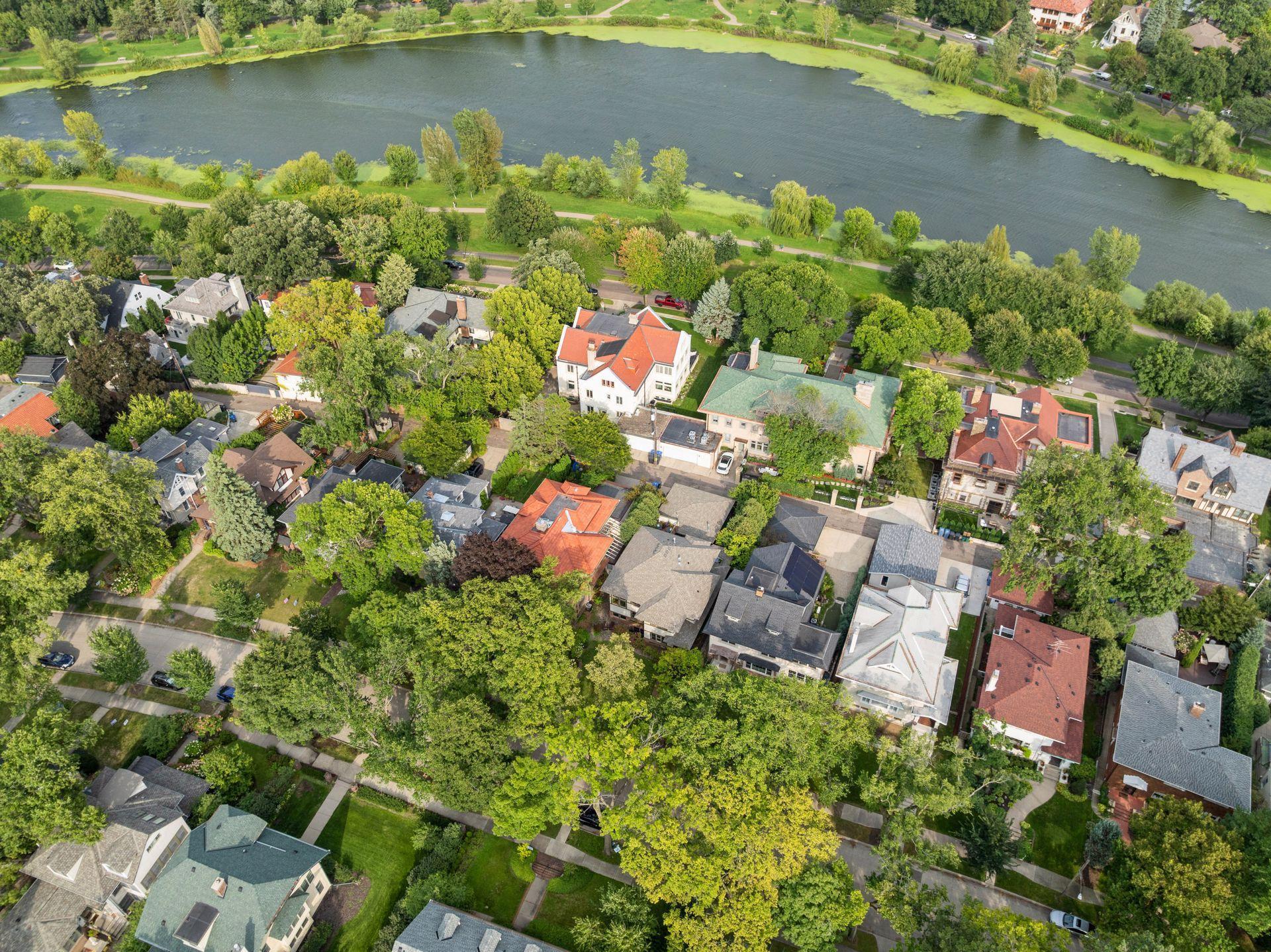 2305 Newton Avenue S