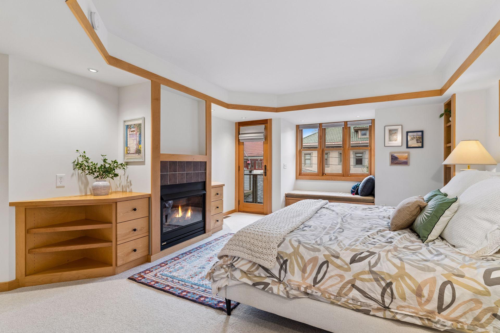 2305 Newton Avenue S