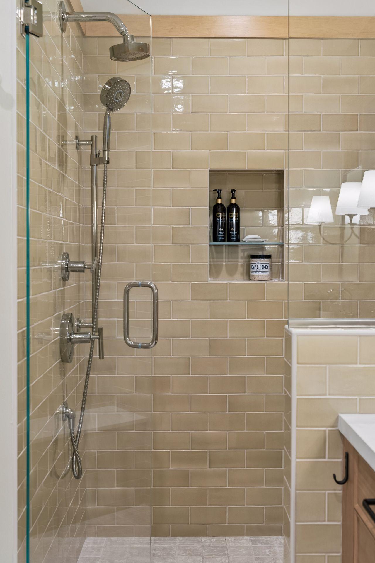 2305 Newton Avenue S