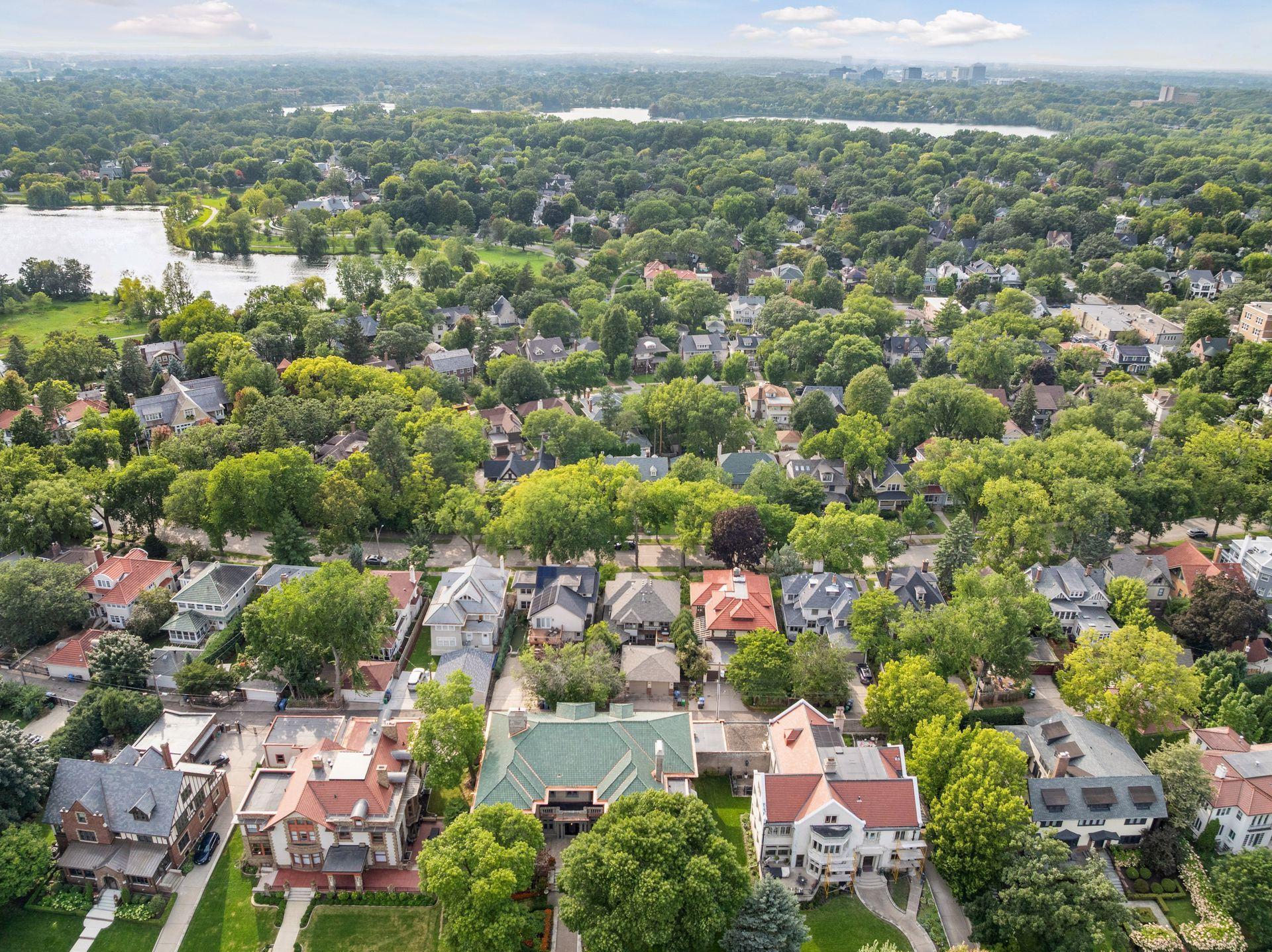 2305 Newton Avenue S