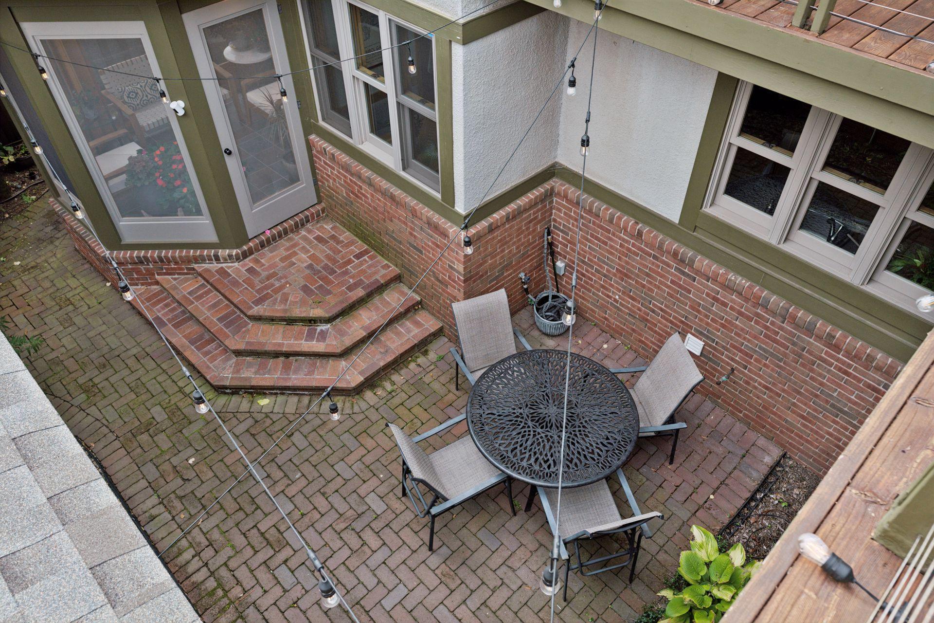 2305 Newton Avenue S