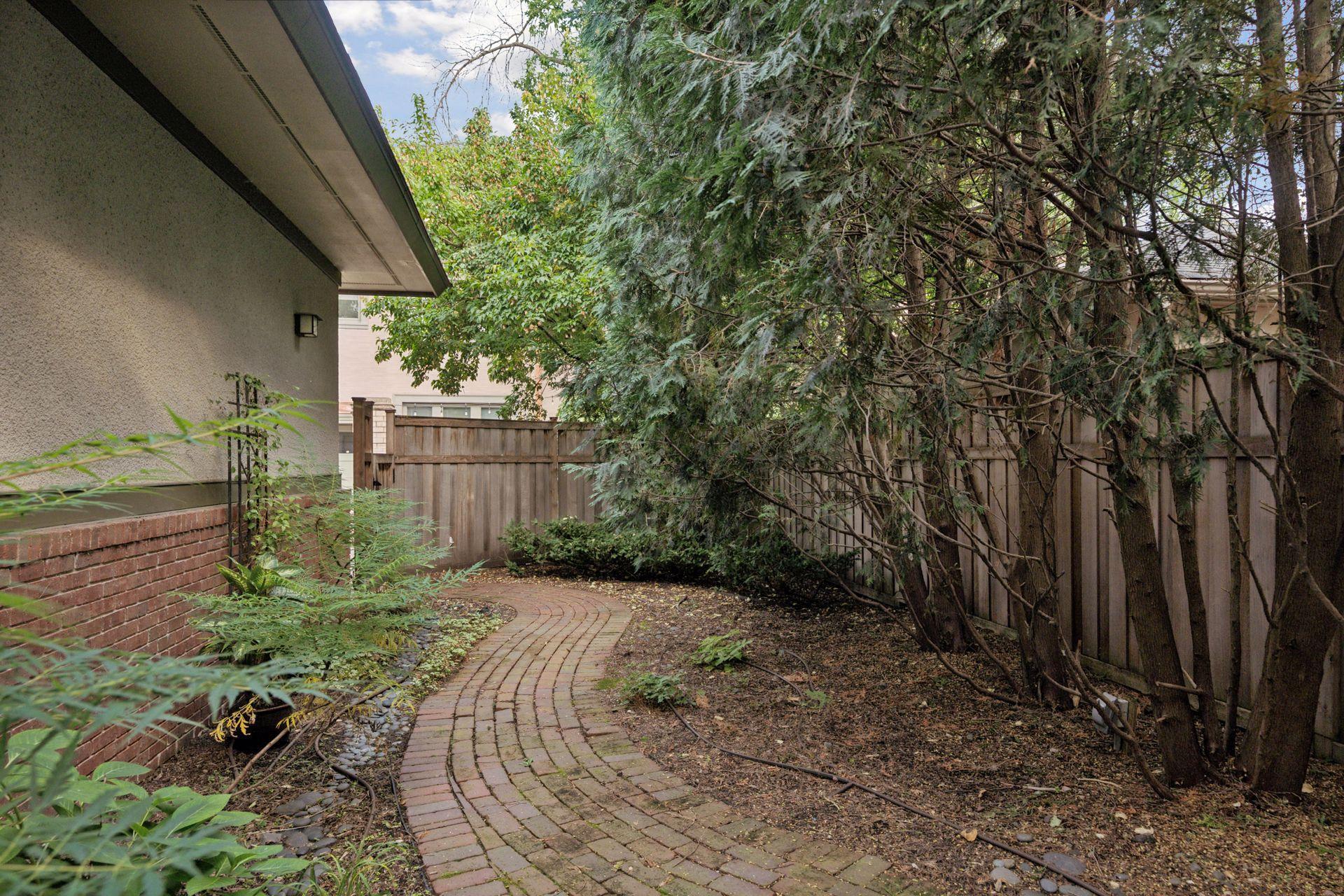 2305 Newton Avenue S