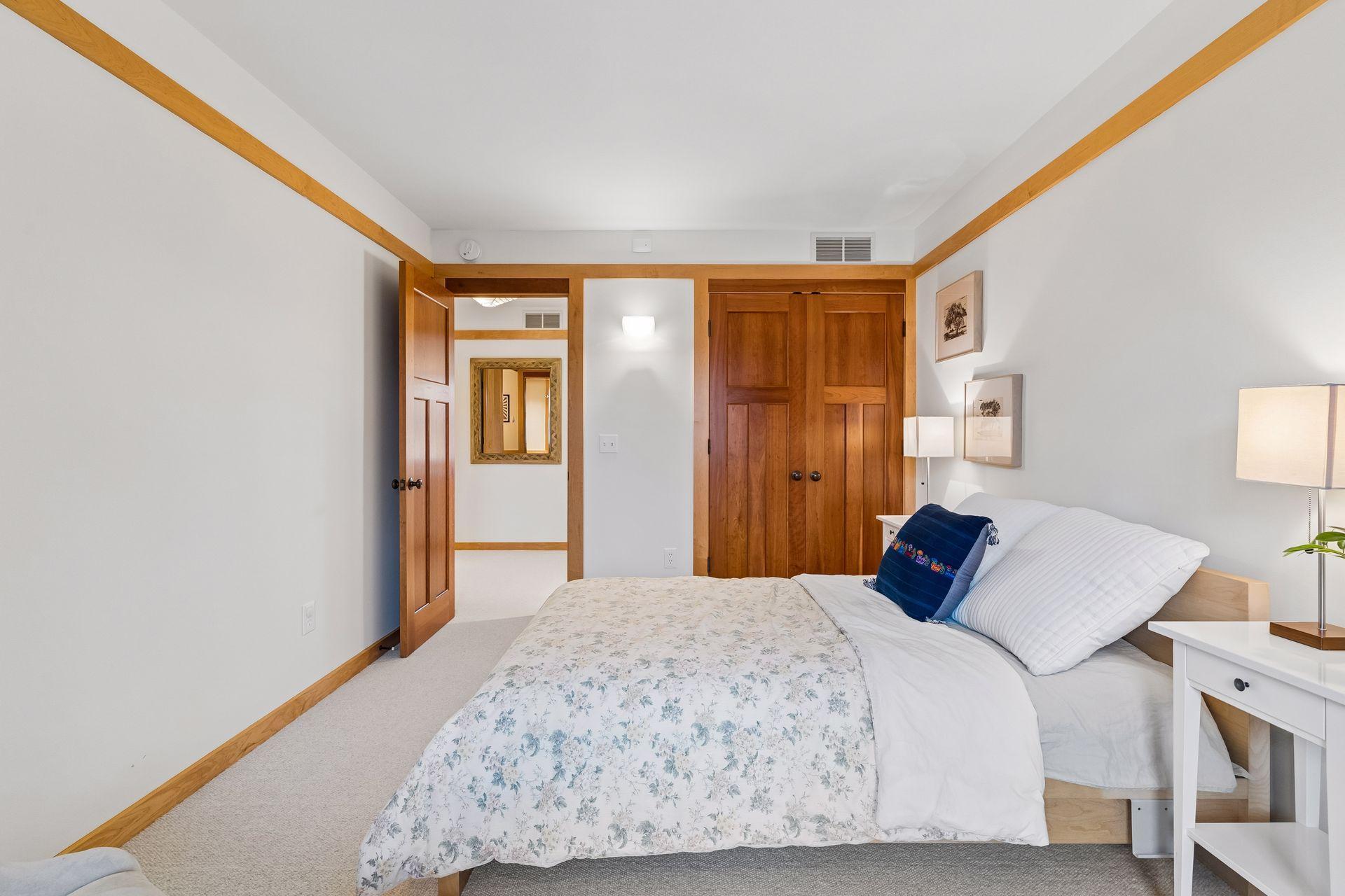 2305 Newton Avenue S