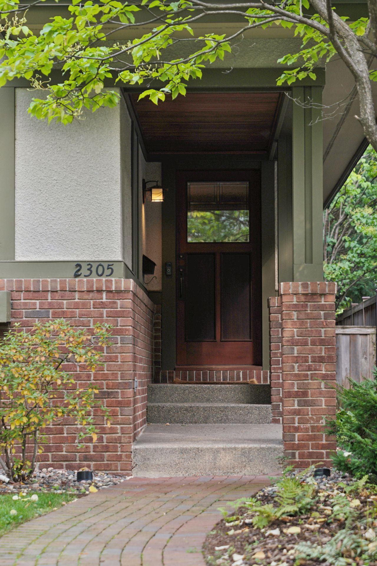 2305 Newton Avenue S