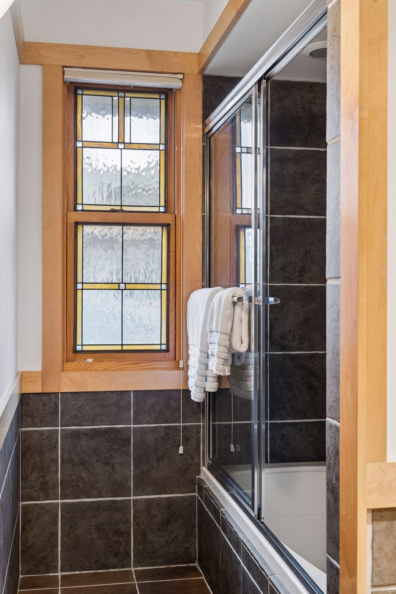 2305 Newton Avenue S