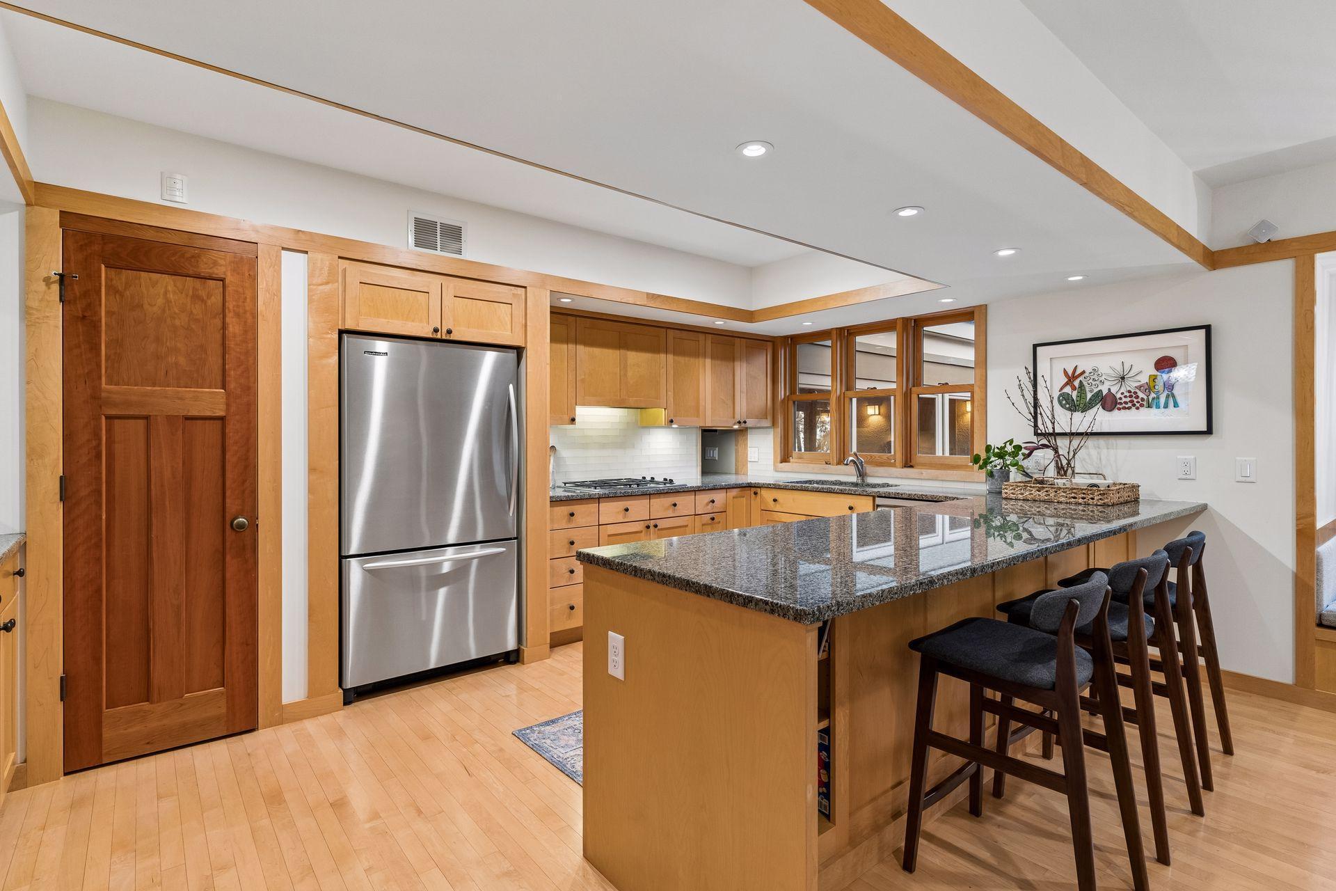 2305 Newton Avenue S