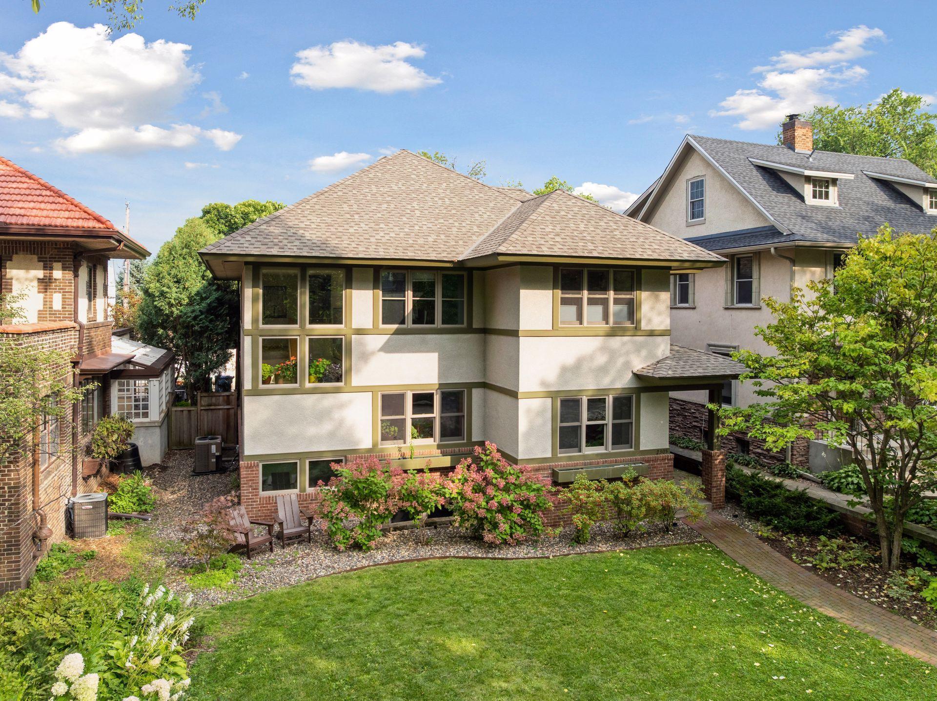 2305 Newton Avenue S