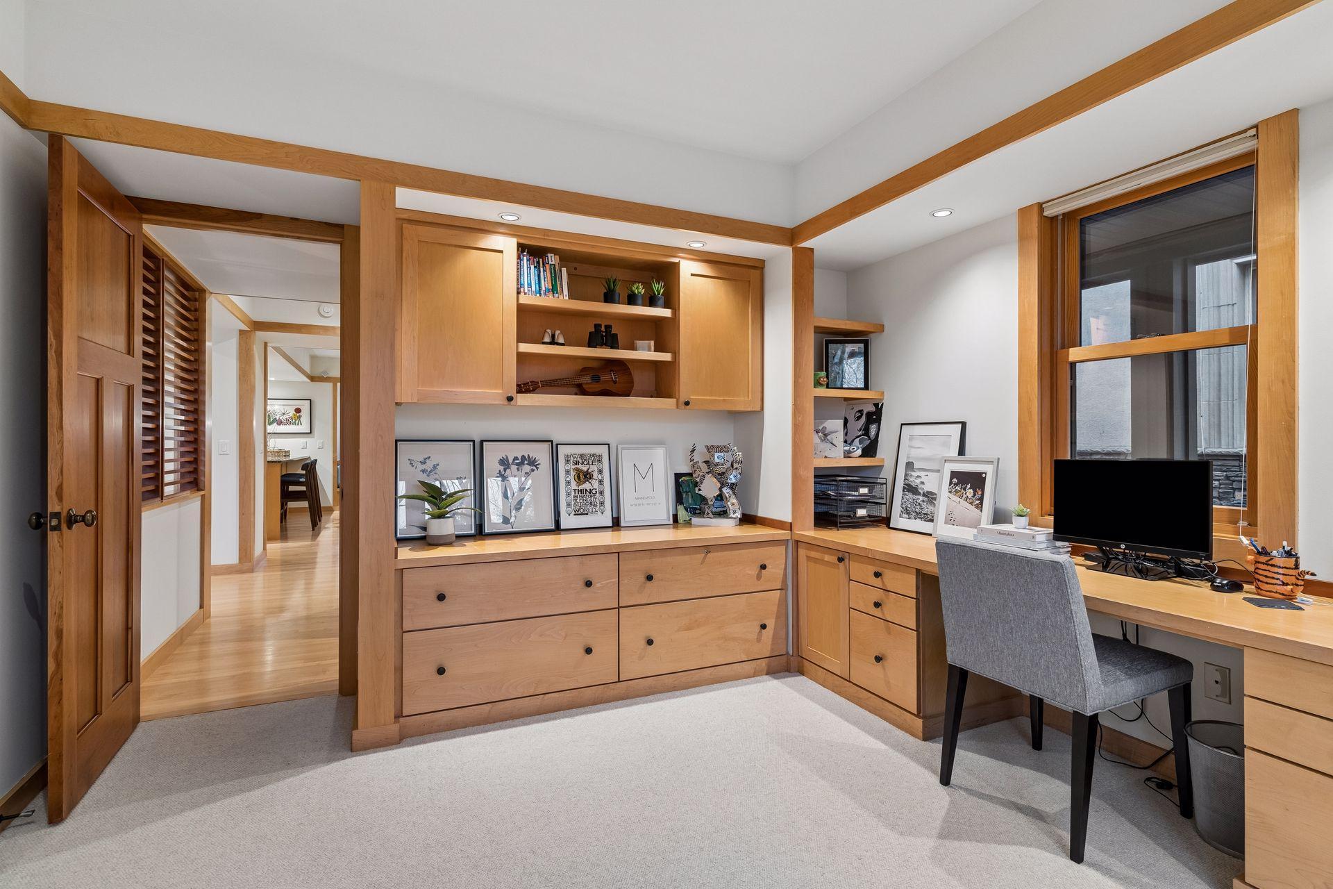 2305 Newton Avenue S