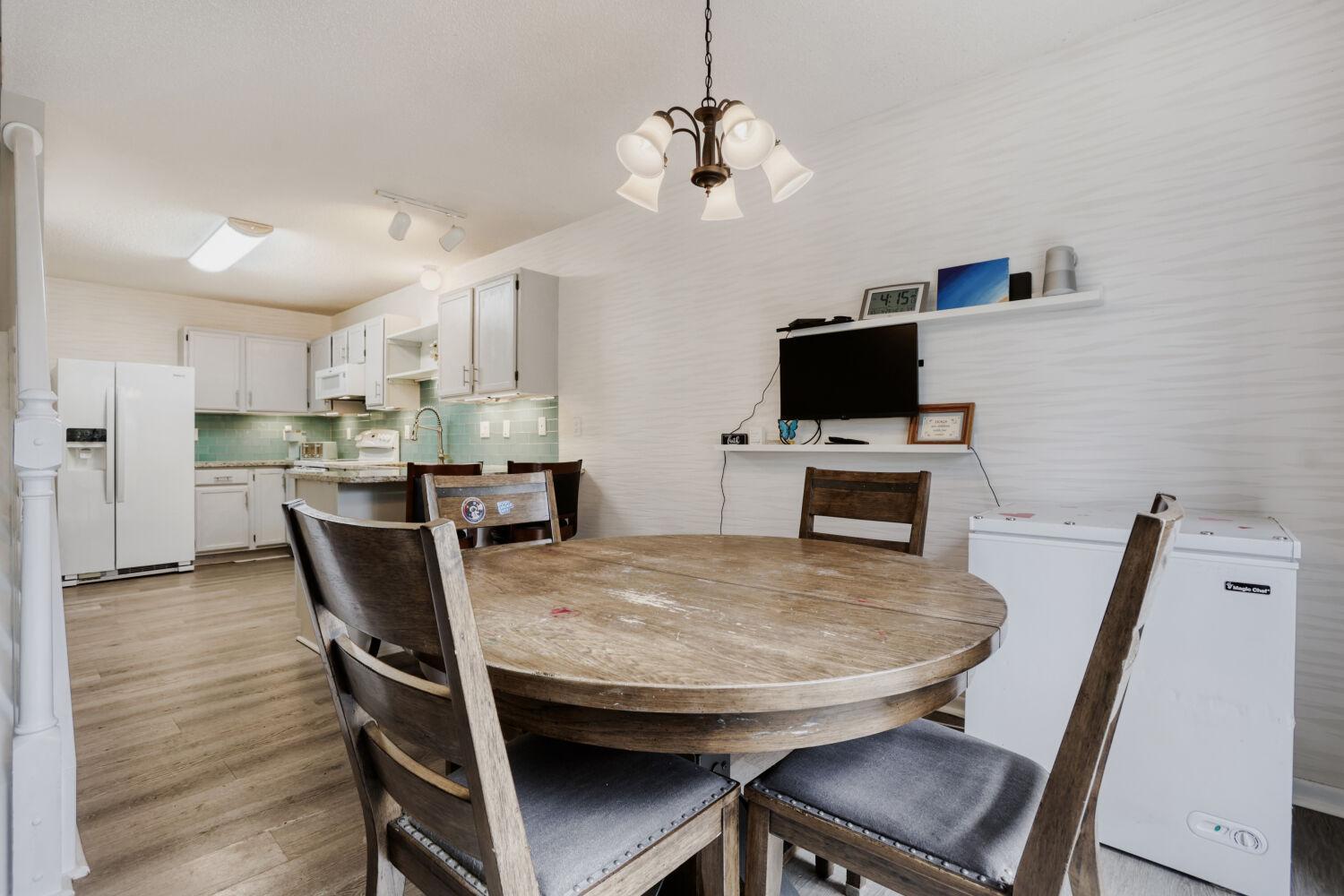 790 County Road F W Unit: 66
