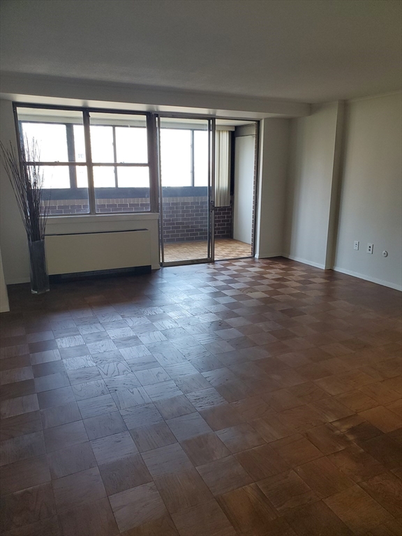 2 Hawthorne Pl # 7B