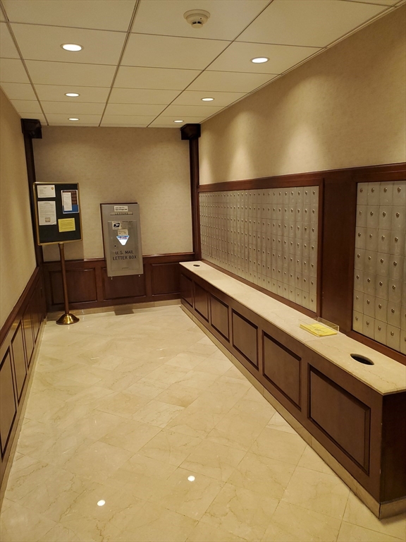 2 Hawthorne Pl # 7B