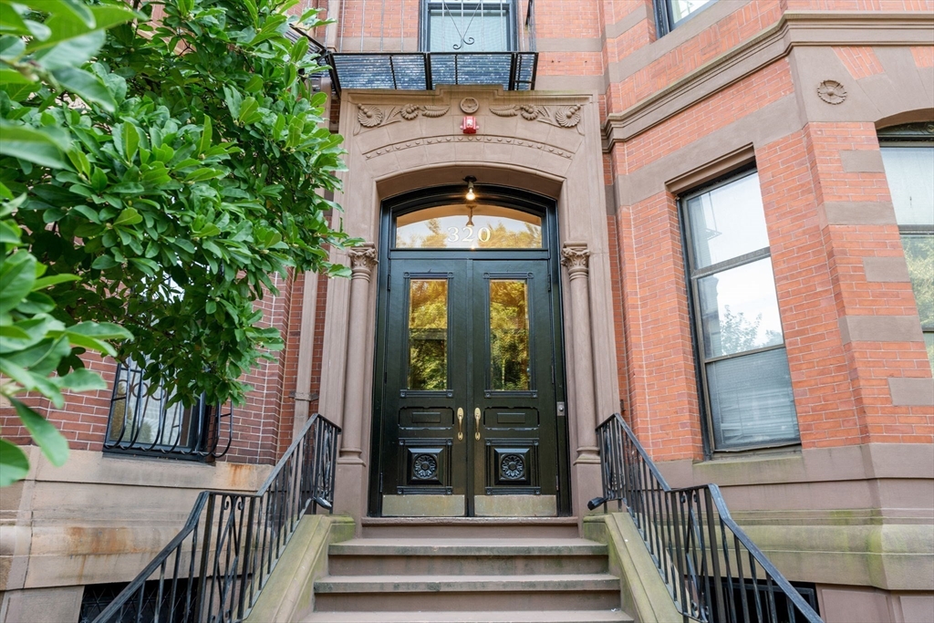 320 Commonwealth Ave # 32