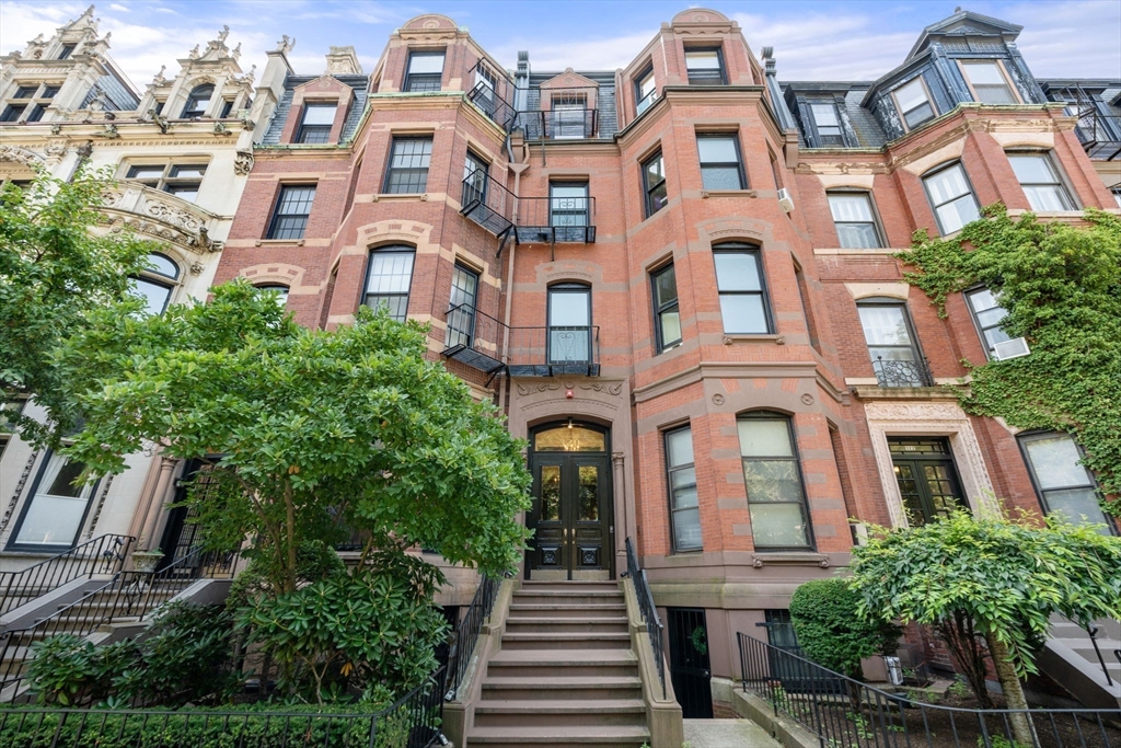 320 Commonwealth Ave # 32