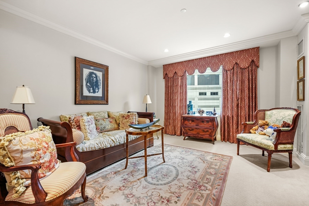 1 Huntington Ave # 603
