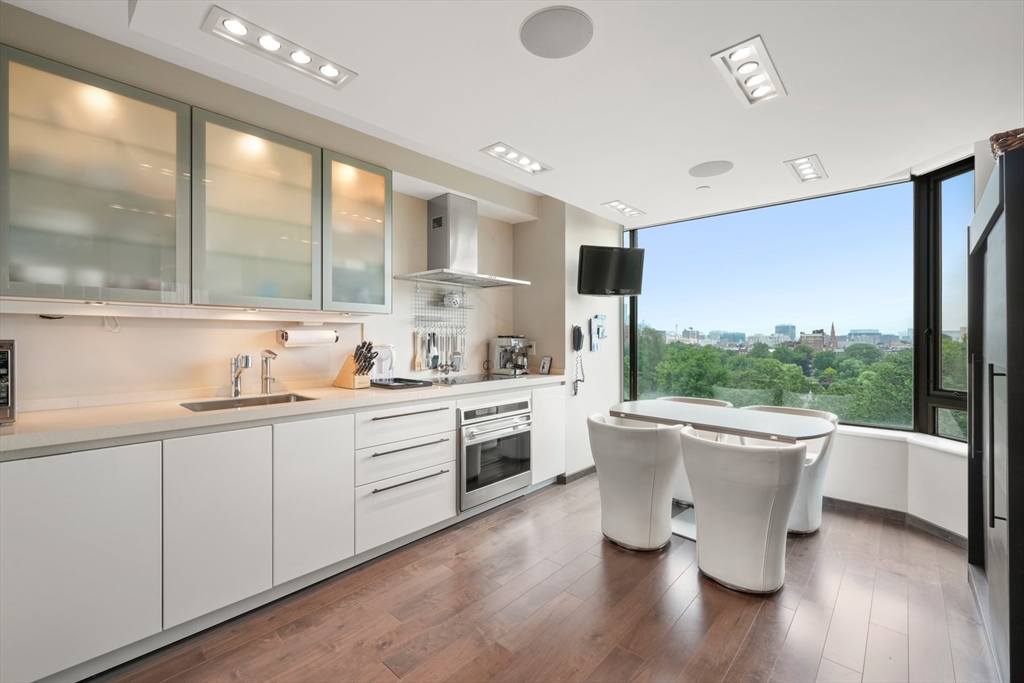 220 Boylston St # 9017