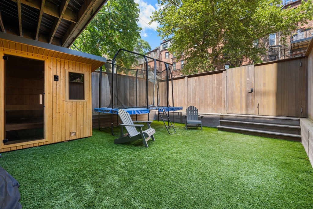 21 Claremont Park
