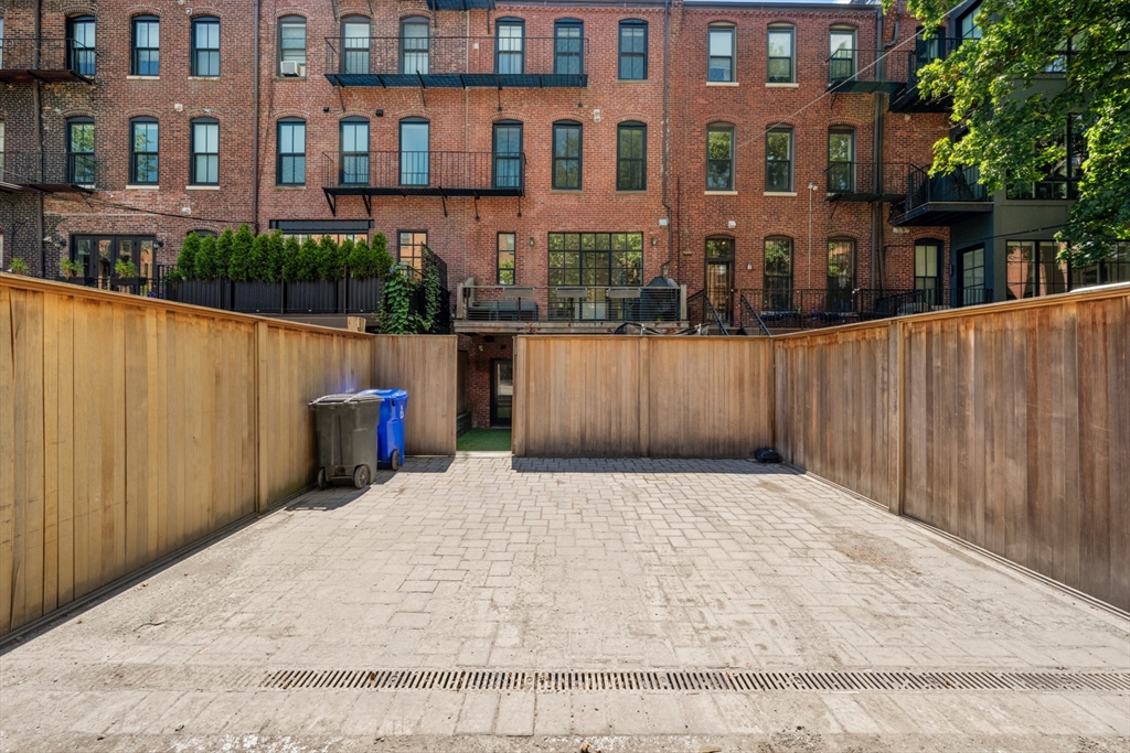 21 Claremont Park