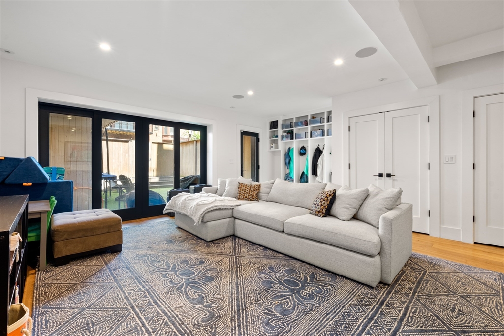 21 Claremont Park