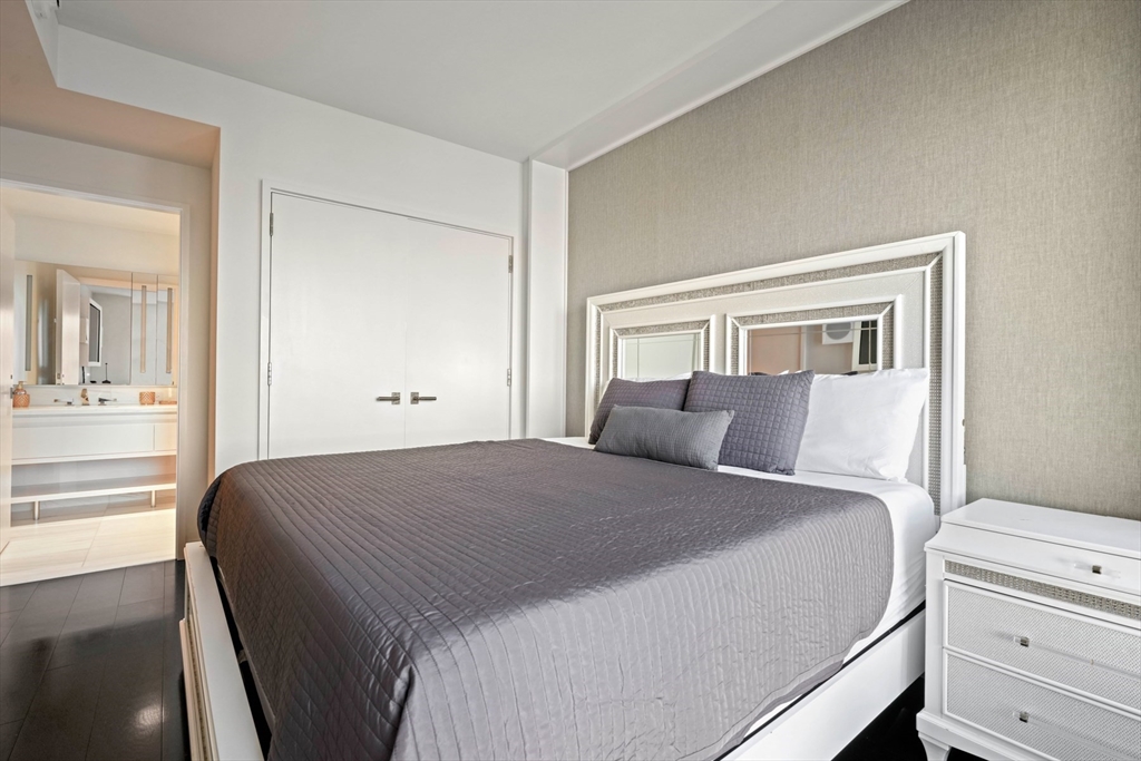 150 Seaport Blvd # 17C