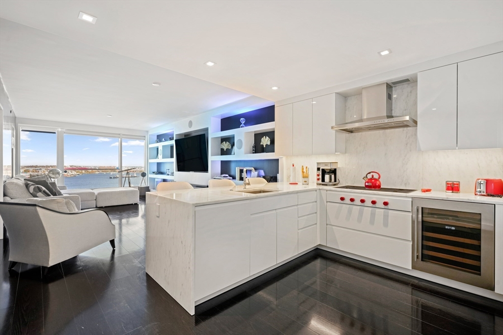 150 Seaport Blvd # 17C
