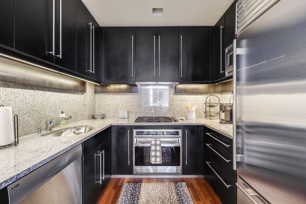 500 Atlantic Ave Unit: PH20L