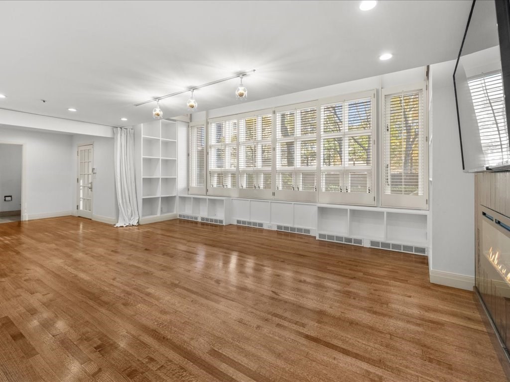 20 Rowes Wharf # 2 Unit: Townhouse 2