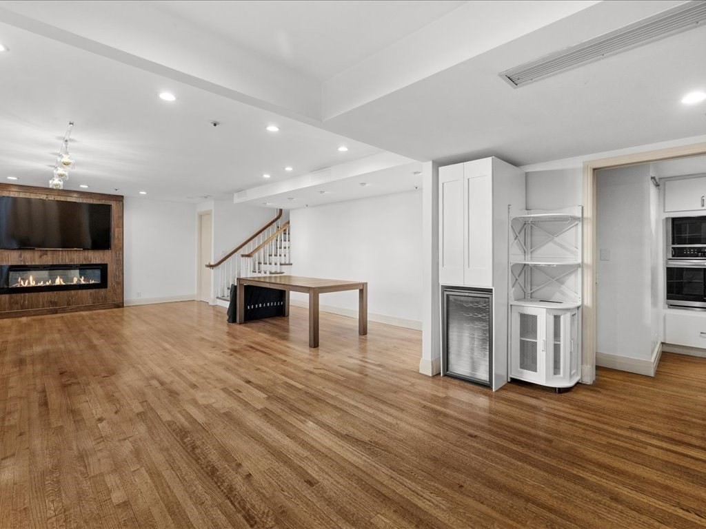 20 Rowes Wharf # 2 Unit: Townhouse 2