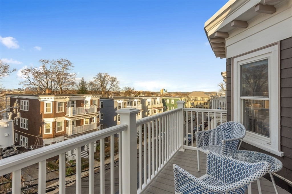 24 Thelma Unit: Penthouse