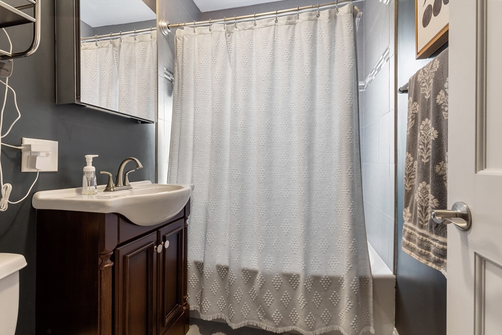 24 Thelma Unit: Penthouse