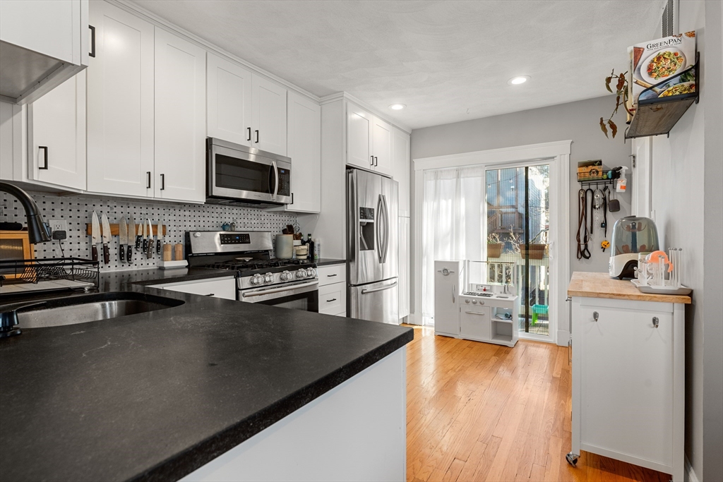 24 Thelma Unit: Penthouse