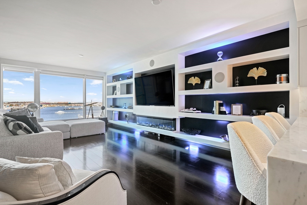 150 Seaport Blvd # 17C