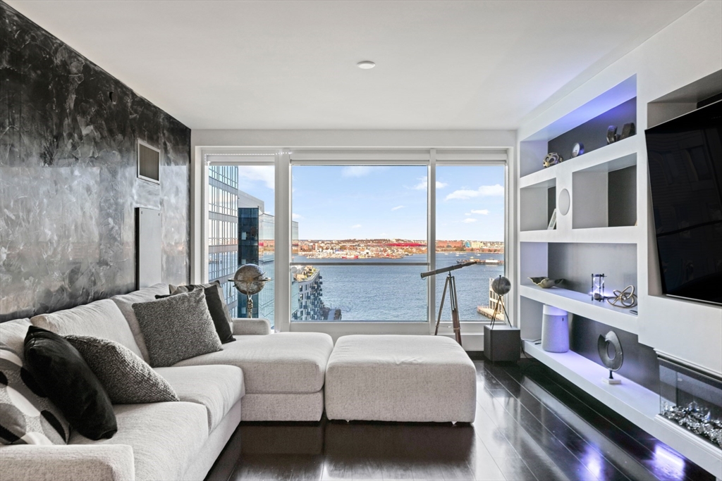 150 Seaport Blvd # 17C
