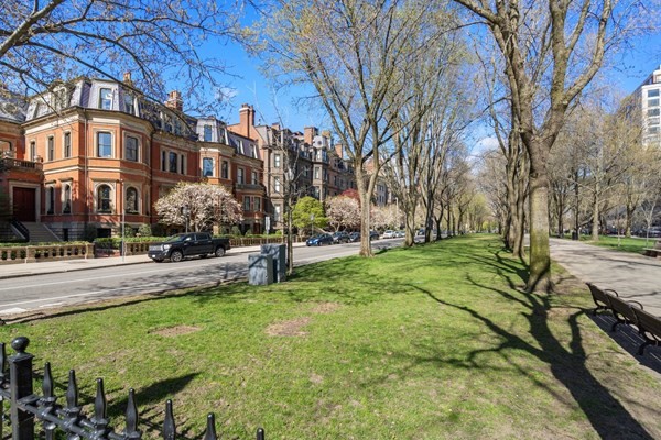 249 Commonwealth Ave