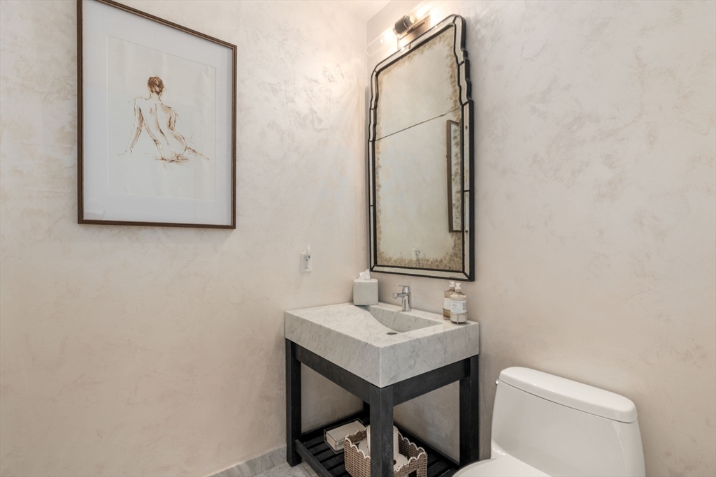 1 Franklin St # 4602