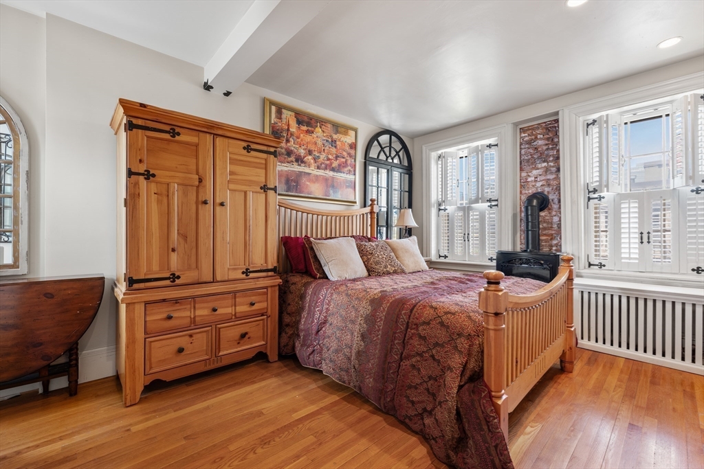 49 Grove St Unit: Penthouse