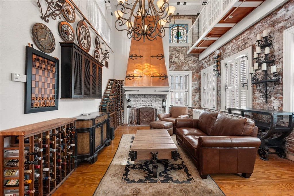 49 Grove St Unit: Penthouse