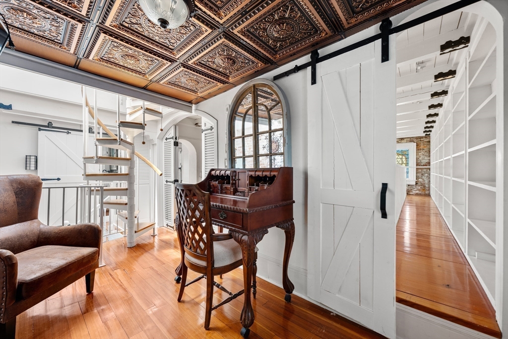 49 Grove St Unit: Penthouse