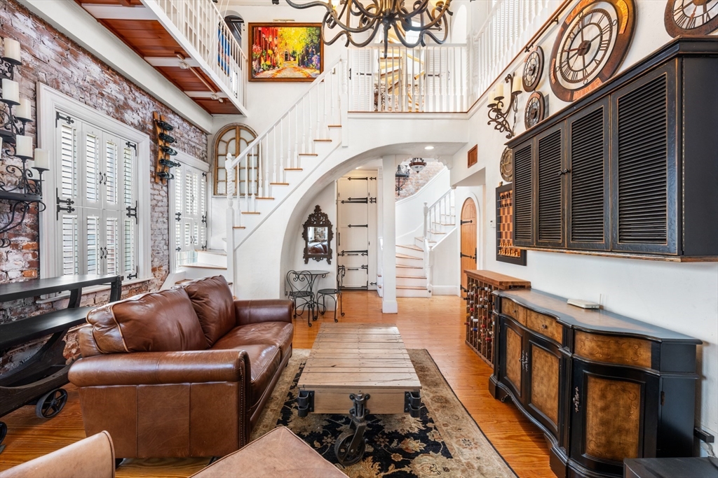 49 Grove St Unit: Penthouse